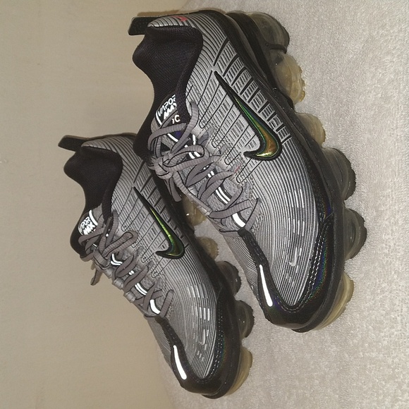 Nike Vapormax 360 Metallic Silver Running Sneakers - Picture 1 of 7